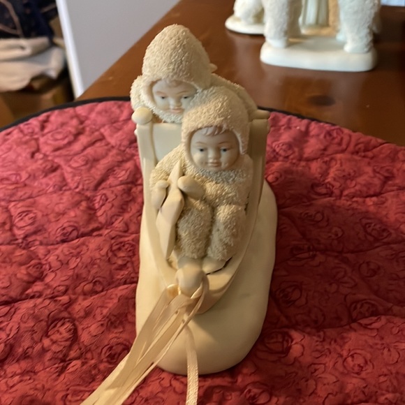 Snowbabies with sled and dogs - Picture 3 of 5